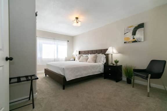 Private Chic 2br | 10 min to Downtown| Fast Wifi - Image 4