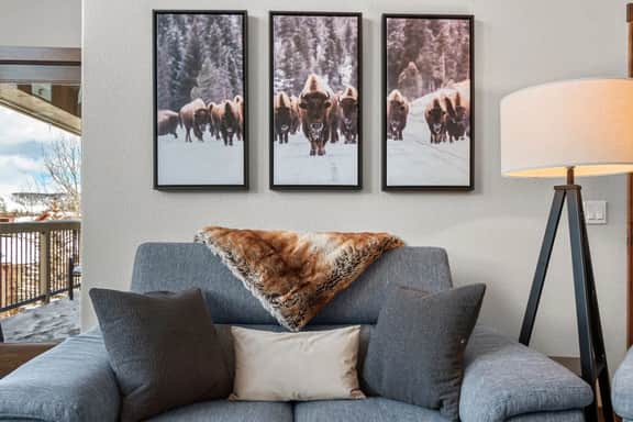 Remodeled Condo, Ski in/out with Hot Tub, Spa, Gym - Image 3