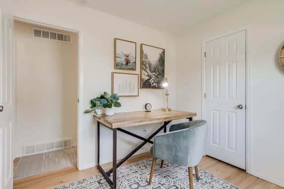 Spacious and Stylish Home | Fast Wifi | Near DT - Image 4