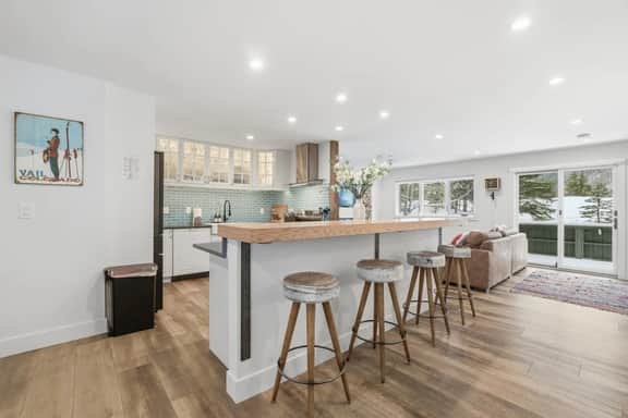 The Alpine Atelier I 4BR Townhome Near Shuttle Stop - Image 5
