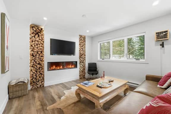 The Alpine Atelier I 4BR Townhome Near Shuttle Stop - Image 2