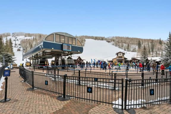 Vail Village Base I Walk to Gondola + Shops I Hot Tub - Image 3
