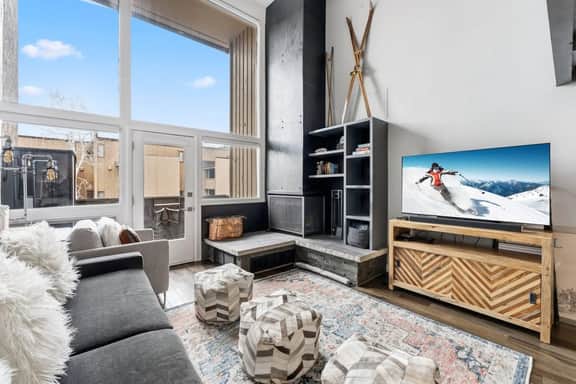 Central Vail Condo – Slopes & Shops Nearby - Image 5