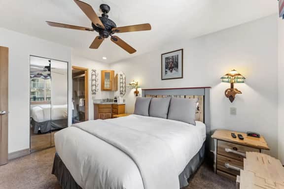 Lionshead Living | Steps from Gondola + Pool - Image 4