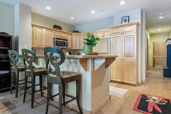 Beaver Creek Village Condo with Pool + Hot Tubs - Image 4