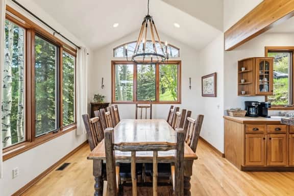 Family Friendly Retreat W/Hot Tub-- 8 min to Vail - Image 4