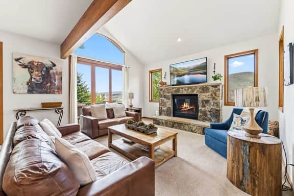Family Friendly Retreat W/Hot Tub-- 8 min to Vail - Image 5