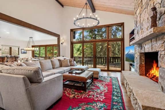 Private Ski-out Village Home in Vail with Hot Tub - Image 4