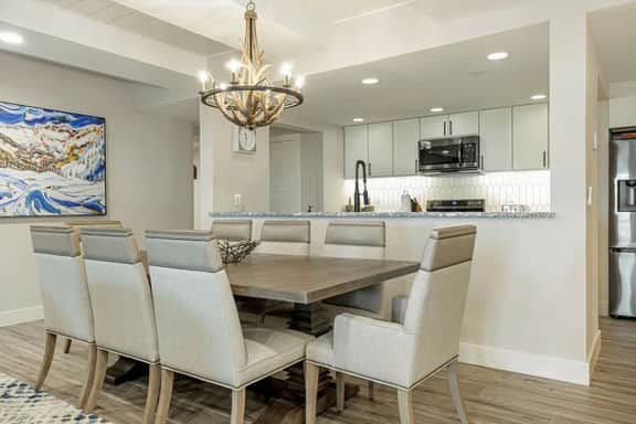 Elegant Avon Center Condo, Walk to gondola - Image 4