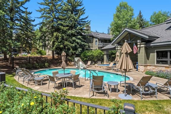 The Guilded Antler | Ski Access, Hot Tub & Pool - Image 2