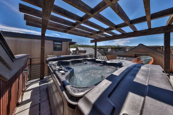 Brand New! I Downtown Winter Park w/Hot Tub - Image 2