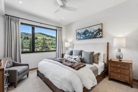 Riverfront Lodge Condo W/Resort Amenities - Image 4