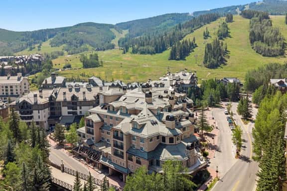 Luxury Ski condo W/Resort Amenities | Walk to lift - Image 5