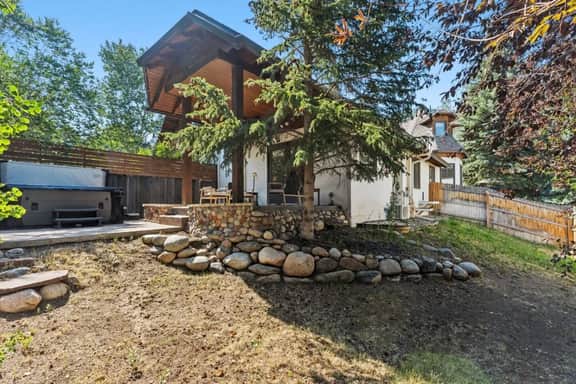 Eagle-Vail Chalet | Hot Tub & Amenities - Image 5