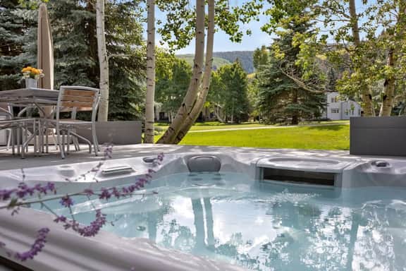 EagleVail Oasis on the 6th Fairway w/Hot Tub - Image 2