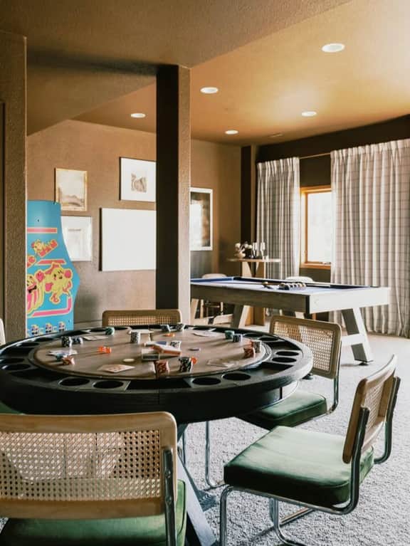 Designer Retreat W/Hot Tub, Sauna, Gym & Game Room - Image 5