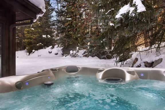Elevated Eagle-Vail Duplex with Hot Tub - Image 2
