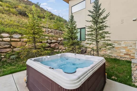 Luxe West Vail Retreat W/Hot Tub, 8 Mins to Resort - Image 4