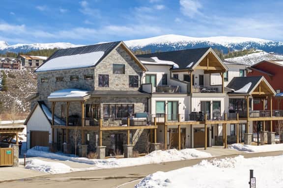 Mountain Escape With Hot Tub & Fire Pit - Image 2