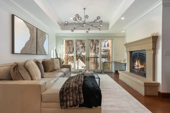 Ritz-Carlton Luxury Suite with Mountain Views - Image 1
