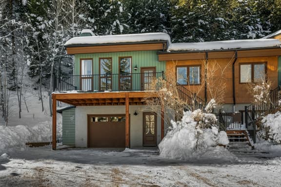 LUXE Loft Town Home | HOT TUB | Family-Friendly - Image 1