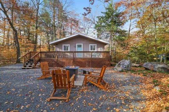 Family Friendly Cabin I Firepit+Hot Tub I Poconos - Image 1