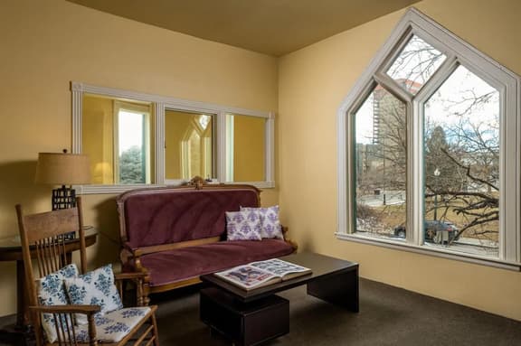 Local Artist Suite #3 - Queen Anne Bed & Breakfast - Image 1