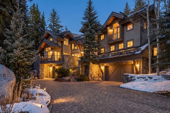 Luxury Vail Estate Near Skiing & Golf Course - Image 1