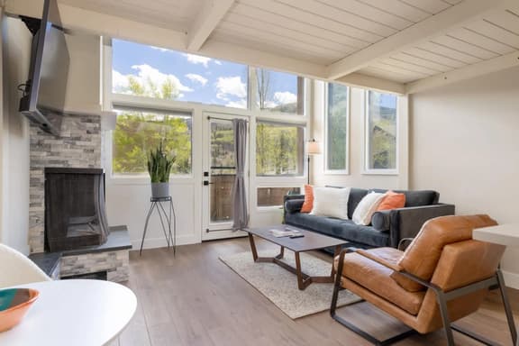 Modern Condo with Vail Mountain Views - Image 1