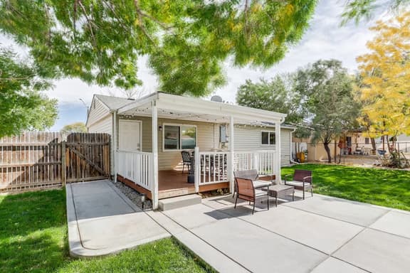 Spacious and Stylish Home | Fast Wifi | Near DT - Image 1
