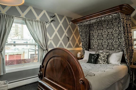 The Columbine Room - Queen Anne Bed & Breakfast - Image 1
