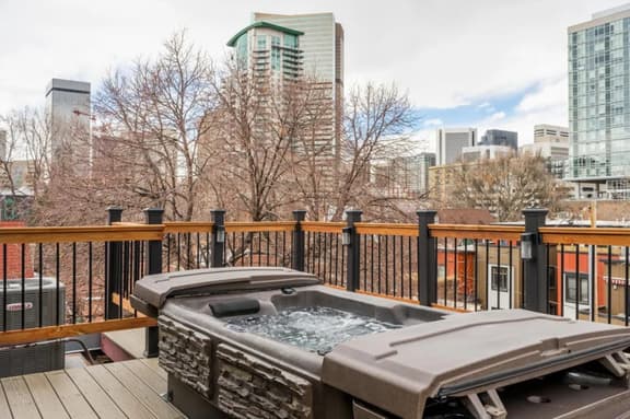 The Rooftop Room - Queen Anne Bed & Breakfast - Image 1