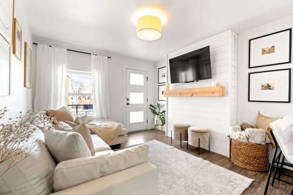 West Denver Radiance I Light & Bright 3BR retreat - Image 1