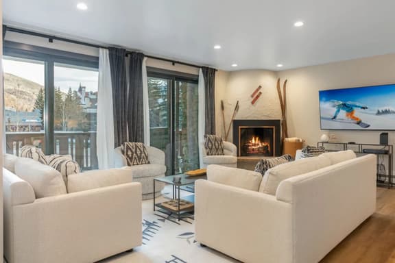 Luxe Lionshead Condo | Walk to Gondola + Après - Image 1