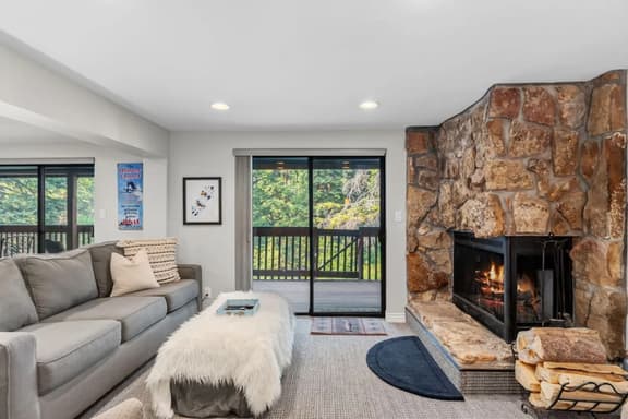 East Vail Getaway, Steps from Ski Shuttle & Creek - Image 1