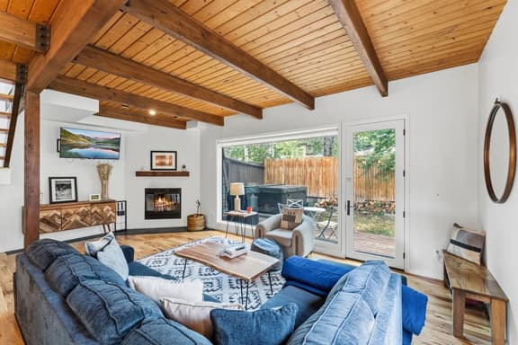 Stylish Eagle Vail Condo W/Private Hot Tub - Image 1