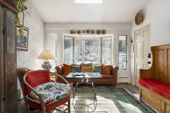 Vail Village Condo, Walk to Ski Lift - Image 1