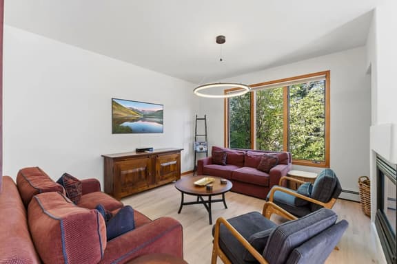 EagleVail Mountain Retreat w/Large Deck & Fire Pit - Image 1
